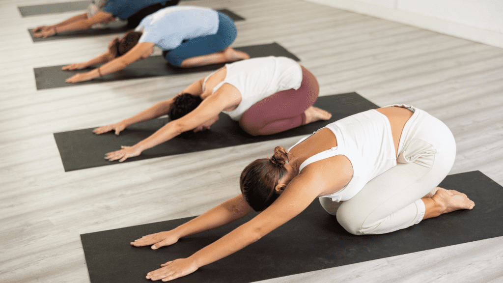 la posture de l’enfant (balasana) pour le mal de dos