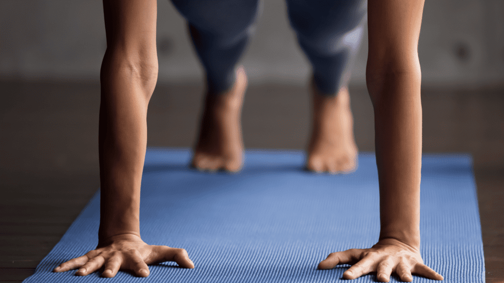 la planche (phalakasana) pour le mal de dos